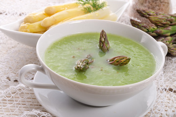 Green asparagus soup