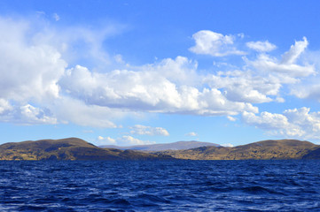Fototapeta na wymiar Oleaje en el lago Titicaca . Perú