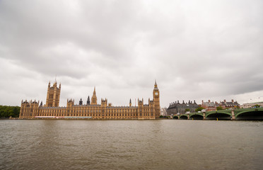 Fototapeta na wymiar Big Ben, the Houses of Parliament on a cloudy day