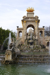 Fototapeta na wymiar Fountain in city park. Barcelona. Spain