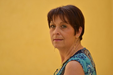 PORTRAIT DE FEMME