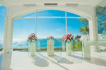 Obraz na płótnie Canvas bali glass church wedding