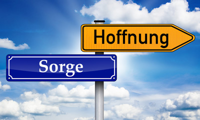 Wegweiser mit Sorge und Hoffnung