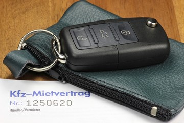 Autoschlüssel mit Kfz-Mietvertrag