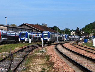 Dépôt et gare de trains régionaux diesel