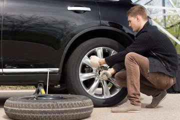 Mechanic changing a wheel