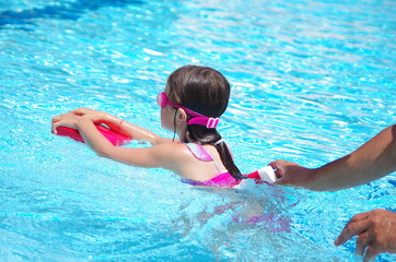 cours de natation en piscine
