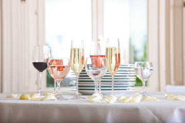 Sekt- und Weingläser