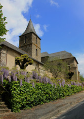 Fototapeta na wymiar Eglise de Lubersac (Corr?ze)