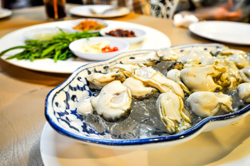 oyster or raw oyster , raw shell