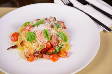 spaghetti angel hair table set