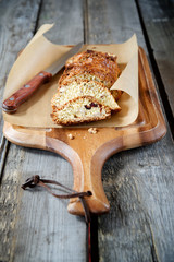 Sliced ​​biscotti on a wooden board