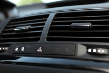 Details of Car emergency button and air conditioning - 64936146