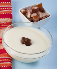 potatoes cream soup with bacon
