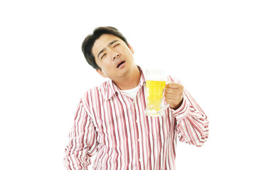 ビールを飲みすぎたサラリーマン