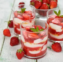 Rolgordijnen Dessert with strawberries © olyina