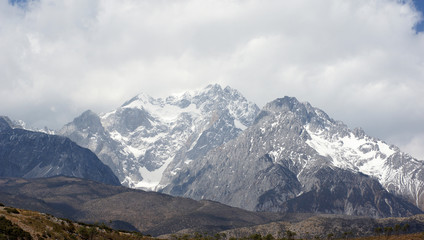 Fototapeta na wymiar jade dragon snow mountain