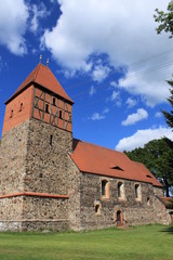 Fototapeta na wymiar Dorfkirche in Wildau-Wentdorf bei Dahme/Mark