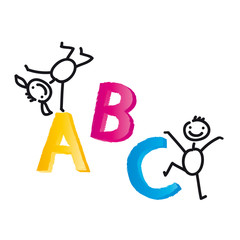 Back to school - Fröhliche Kinder springen und tanzen mit Buchstaben