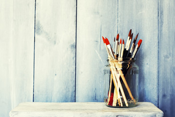 Paints and brushes - 64955312