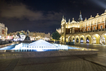 Obraz premium Sukiennice on The Main Market Square in Krakow, Poland