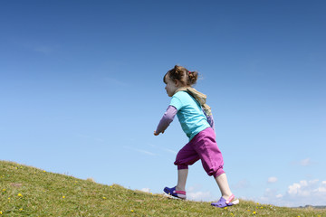 enfant dans la campagne