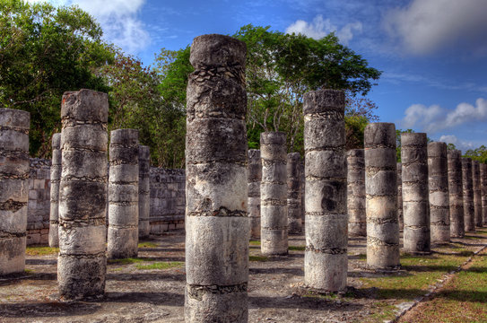 Chichén Itzá - Pillars