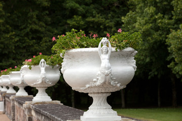 decorative flowerpots with the motif of the woman