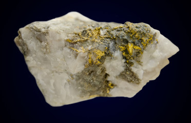 Quartz vein with lot of native gold