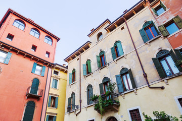 Obraz premium alte Häuser in der Altstadt von Verona