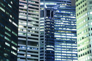 Fototapeta na wymiar Modern building at night