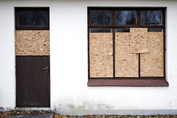 leerstehend
