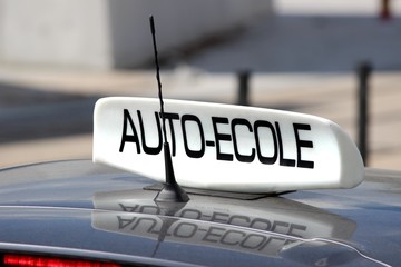 Véhicule école