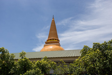 Fototapeta premium gold buddha temple in Thailand
