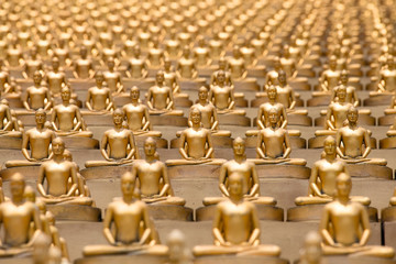 Obraz premium Wat Phra Dhammakaya is a Buddhist temple in Bangkok, Thailand