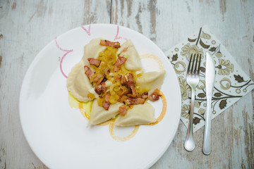 Pierogi ruskie, pierogi z mięsem