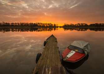 poranek nad przystanią wędkaską © Mike Mareen