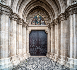 Fototapeta na wymiar Entrance to the Matthias Church. Budapest, Hungary
