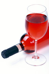 Vino rosè con calice