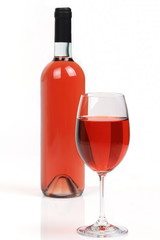 Vino rosè con calice