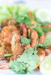 Stir-fried shrimp with garlic and pepper