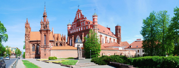 St. Anne's and Bernardinu Church in Vilnius city - obrazy, fototapety, plakaty
