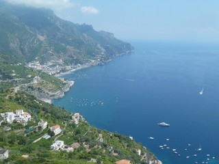 Fototapeta na wymiar Vista su costiera da Ravello