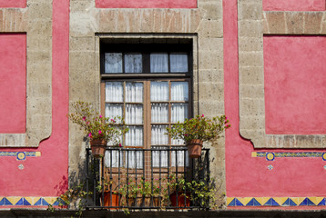 Fototapeta na wymiar Colorful window, Mexico City