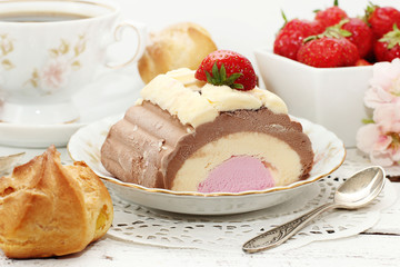 ice the cake  of chocolate, strawberry and vanilla
