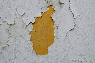 Alte Wandfarbe blättert ab