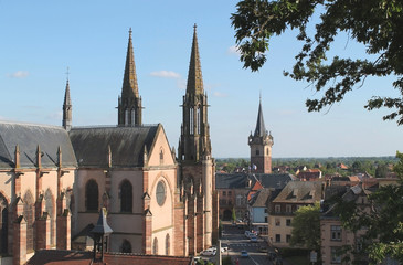 Fototapeta na wymiar Obernai Alsace turystyczny panoramiczny kościół Kazy