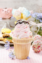 Kids party: pink ice cream cone