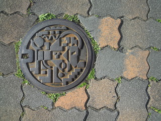 消火栓とアスファルト