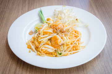 Pad thai